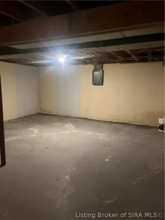 $359,900 | 3427 Greenview Drive, New Albany, IN 47150