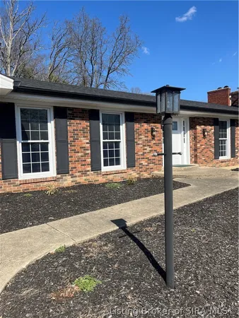$359,900 | 3427 Greenview Drive, New Albany, IN 47150