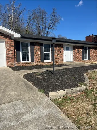 $359,900 | 3427 Greenview Drive, New Albany, IN 47150