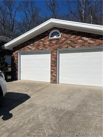 $359,900 | 3427 Greenview Drive, New Albany, IN 47150