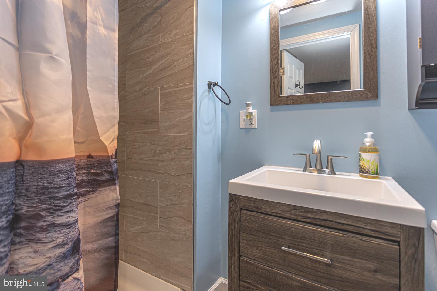 7129 Marsden Street Philadelphia, PA 19135 - Photo 25 of 38