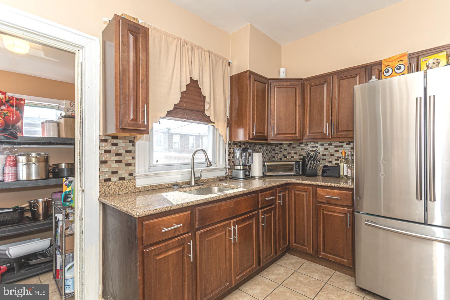 7129 Marsden Street Philadelphia, PA 19135 - Photo 4 of 38