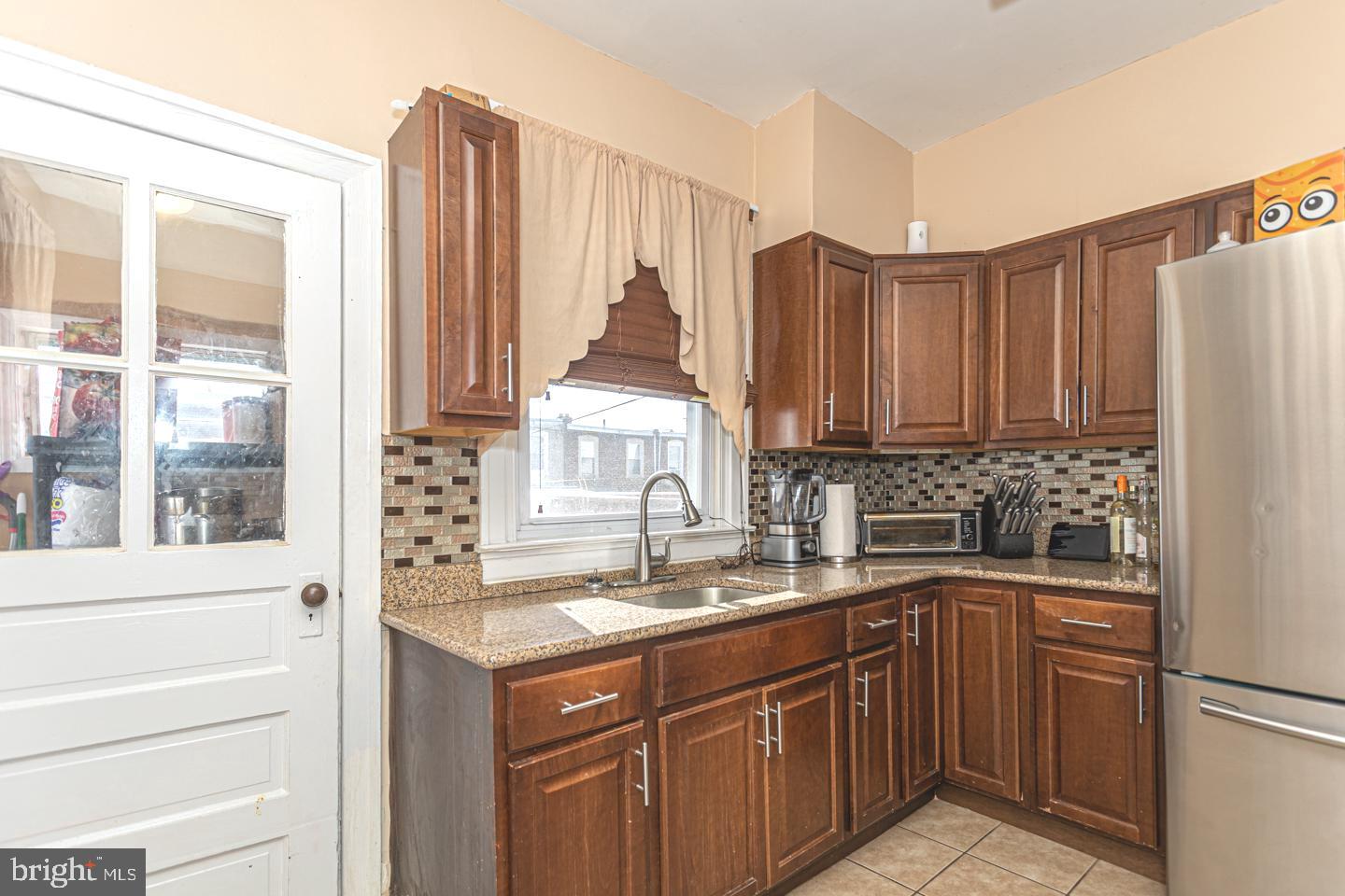 7129 Marsden Street Philadelphia, PA 19135 - Photo 5 of 38