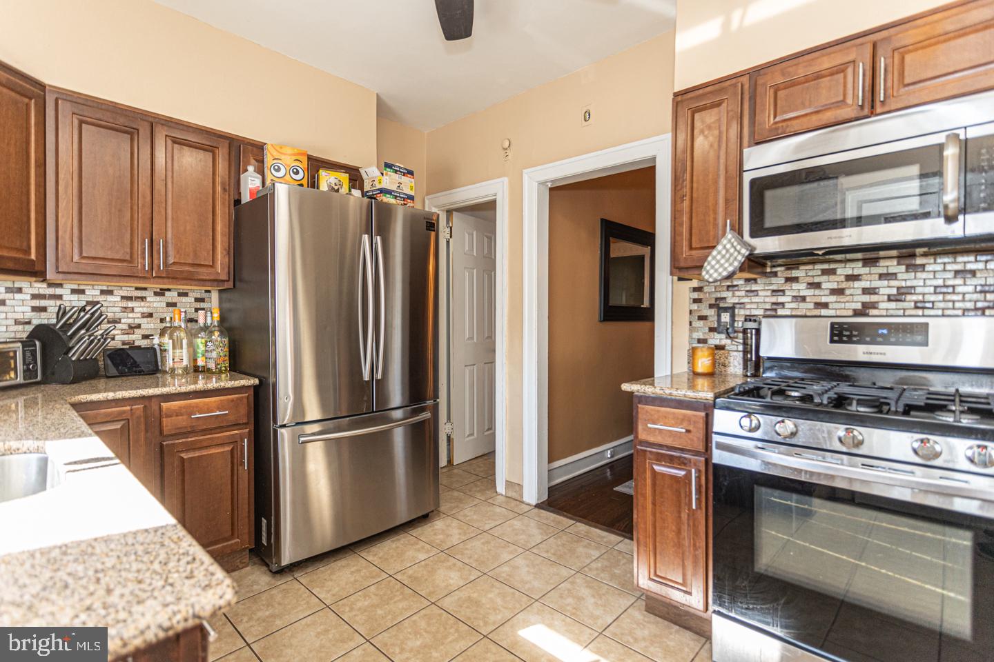 7129 Marsden Street Philadelphia, PA 19135 - Photo 7 of 38