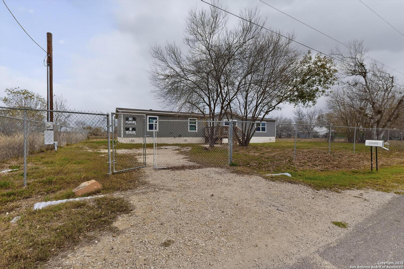 19124 La Gloria Road Elmendorf, TX 78112 - Photo 38 of 45