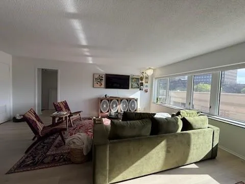 $164,900 | 4545 Wornall Road, Kansas City, MO 64111