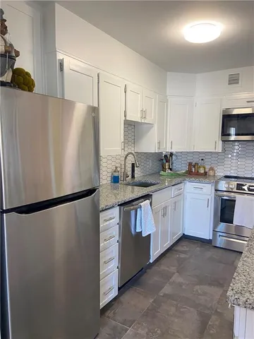 $164,900 | 4545 Wornall Road, Kansas City, MO 64111