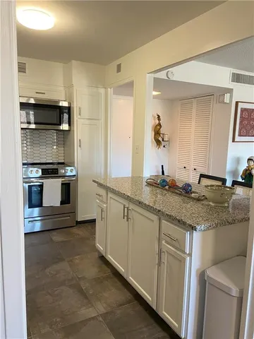 $164,900 | 4545 Wornall Road, Kansas City, MO 64111