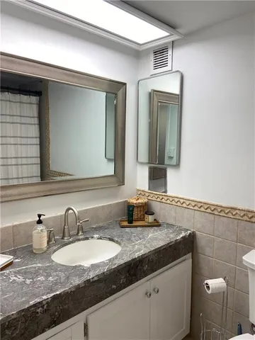 $164,900 | 4545 Wornall Road, Kansas City, MO 64111