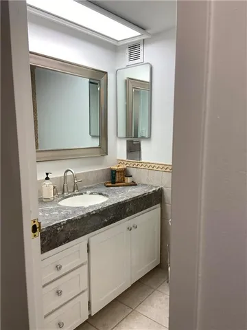 $164,900 | 4545 Wornall Road, Kansas City, MO 64111