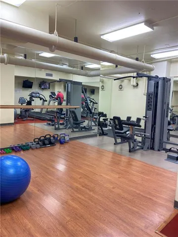 $164,900 | 4545 Wornall Road, Kansas City, MO 64111