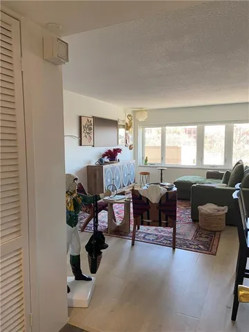 $164,900 | 4545 Wornall Road, Kansas City, MO 64111