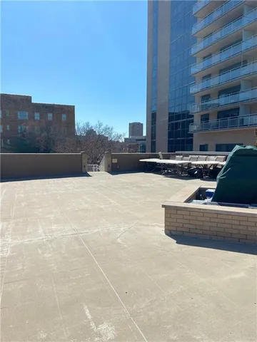 $164,900 | 4545 Wornall Road, Kansas City, MO 64111