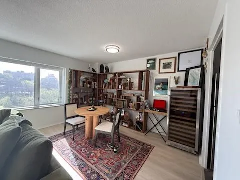 $164,900 | 4545 Wornall Road, Kansas City, MO 64111