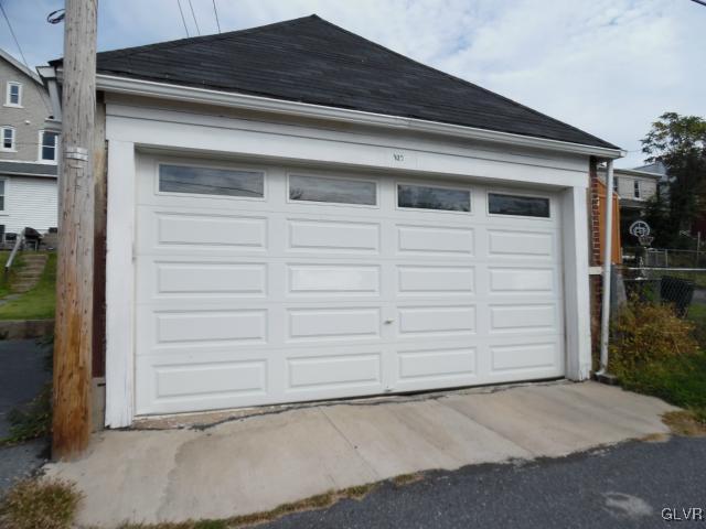 925 Spring Street Bethlehem, PA 18018 - Photo 6 of 29