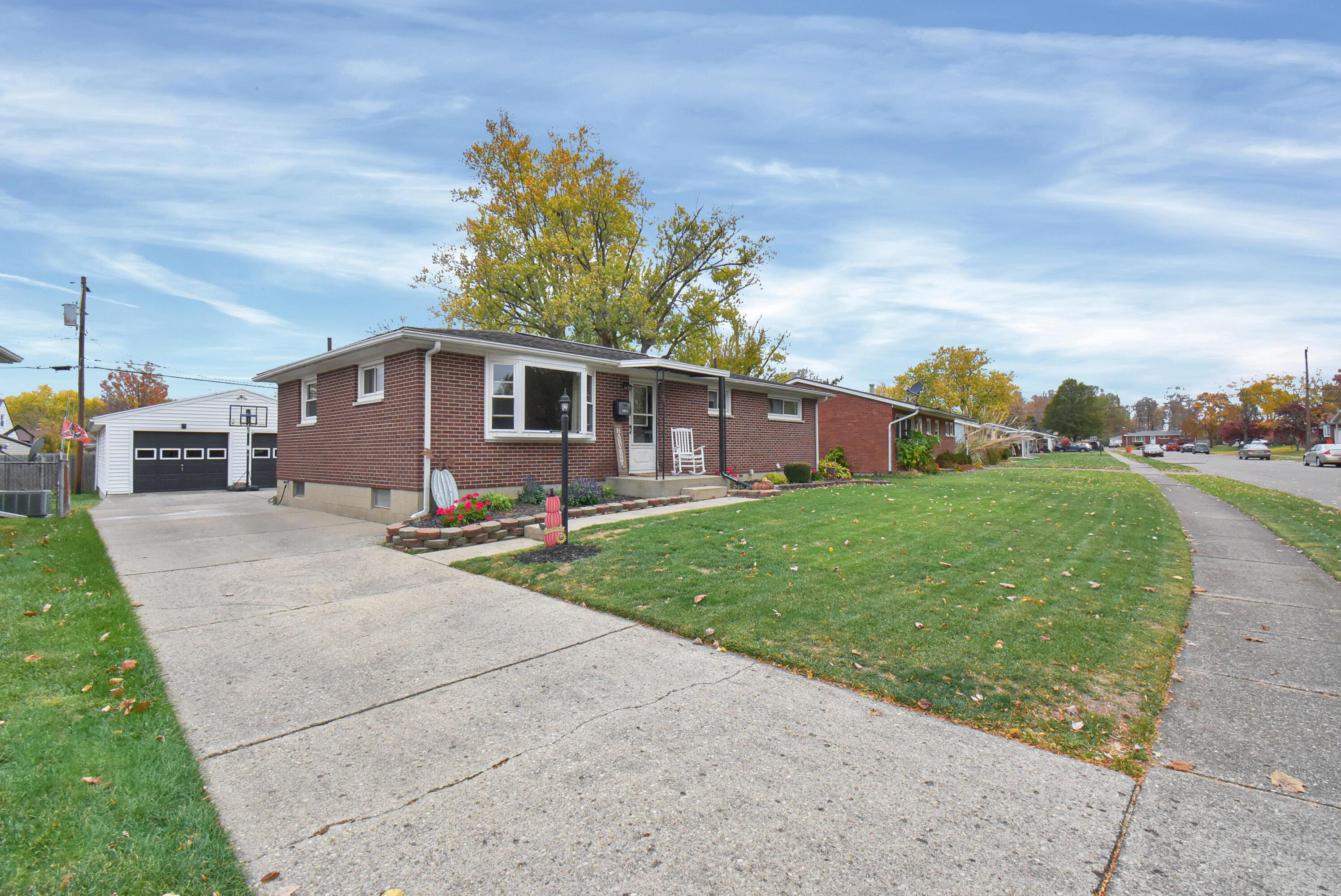 4801 Cullen Avenue Springfield, OH 45503 - Photo 2 of 25 DSC_4157