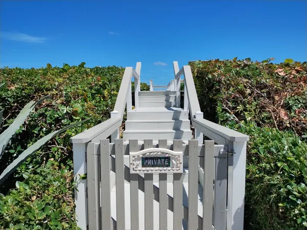 $8,000 | 5500 Old Ocean Boulevard, Unit 210, Ocean Ridge, FL 33435