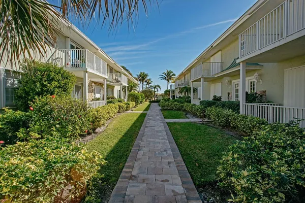 $8,000 | 5500 Old Ocean Boulevard, Unit 210, Ocean Ridge, FL 33435