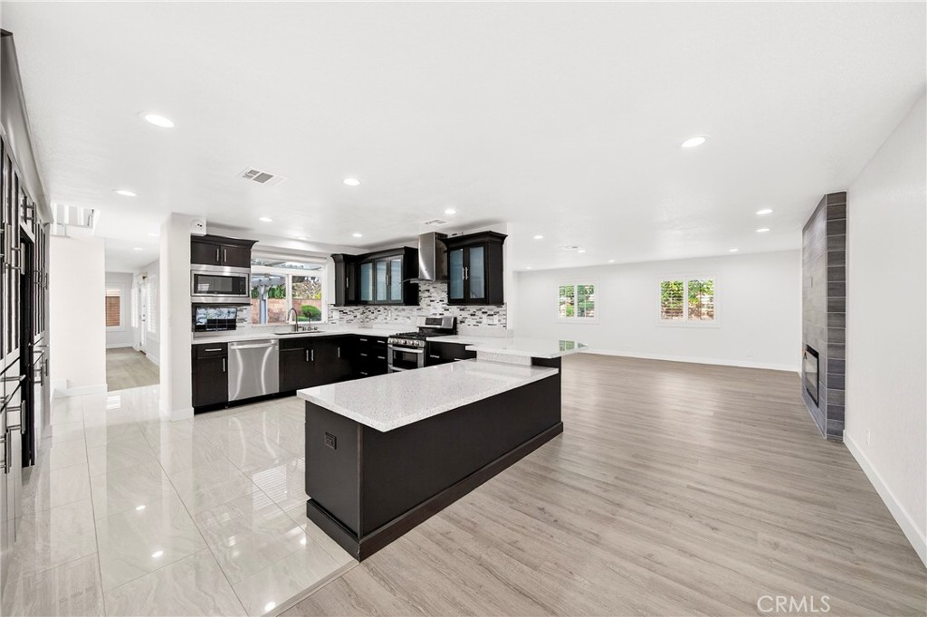 19361 Plummer Street Northridge, CA 91324 - Photo 13 of 35