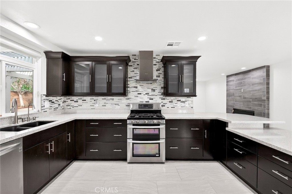 19361 Plummer Street Northridge, CA 91324 - Photo 15 of 35