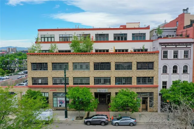 a picture of city view