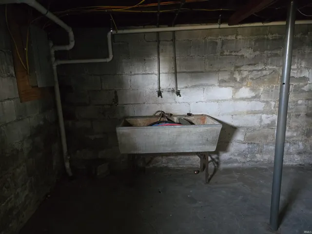 $124,900 | 1210 North 13th Street, Vincennes, IN 47591