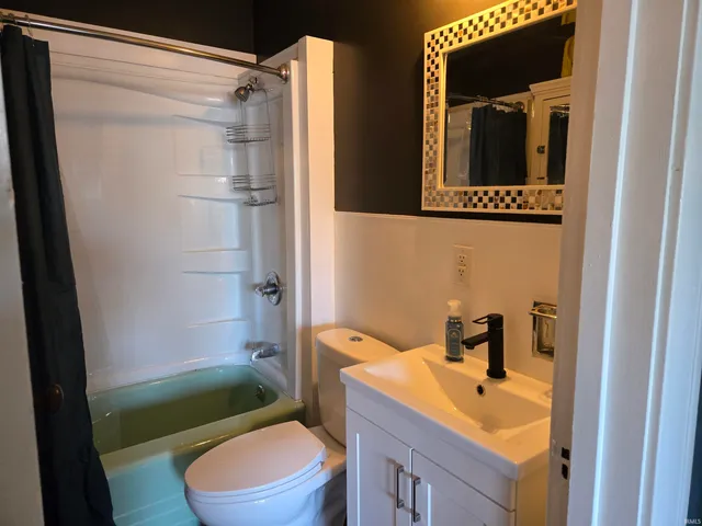 $124,900 | 1210 North 13th Street, Vincennes, IN 47591