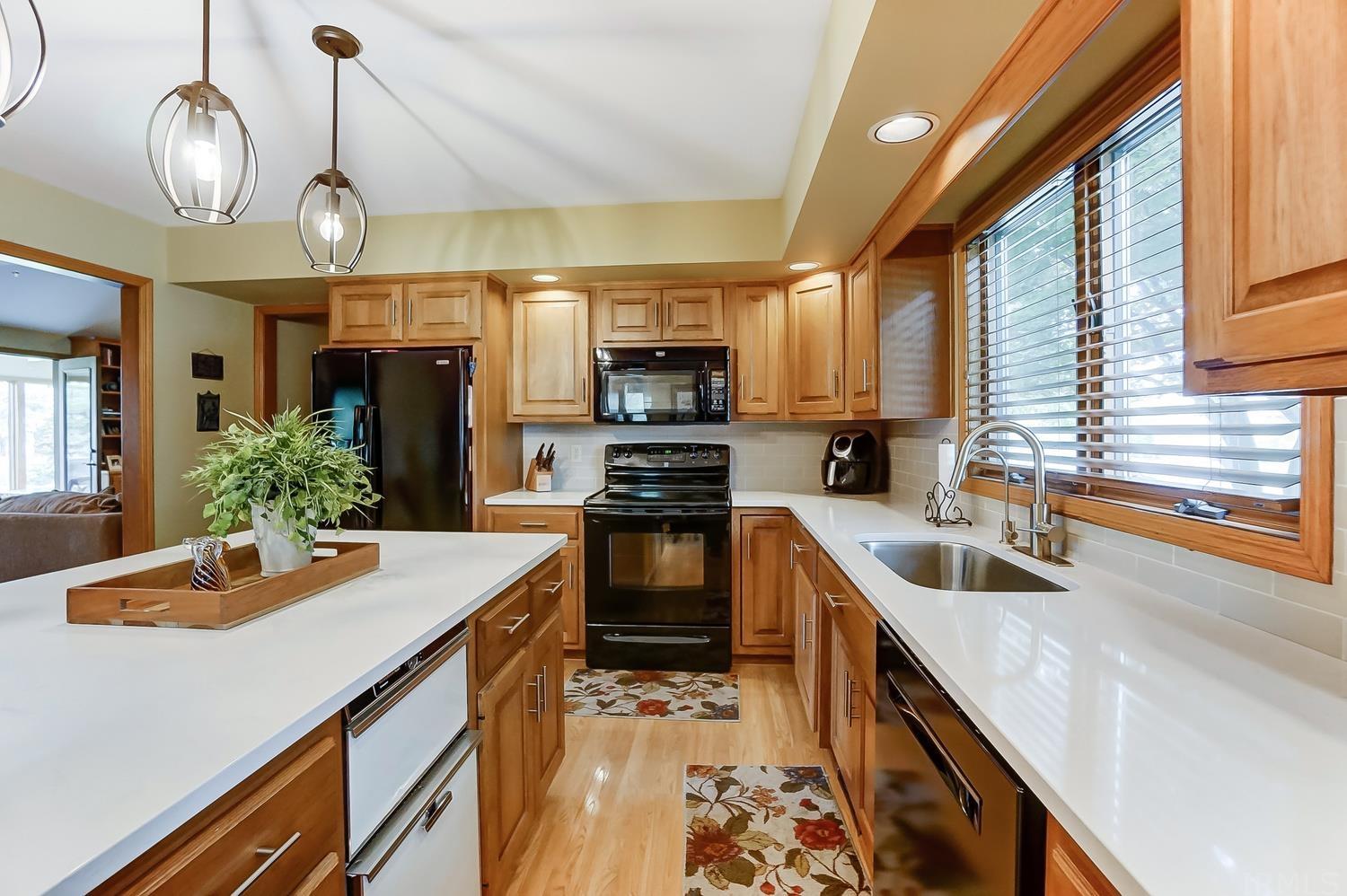 1133 Willowind Trail Fort Wayne, IN 46845 - Photo 9 of 36
