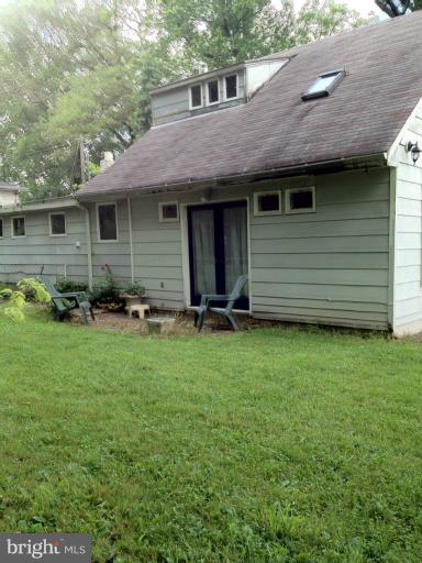 Exterior (Rear)
