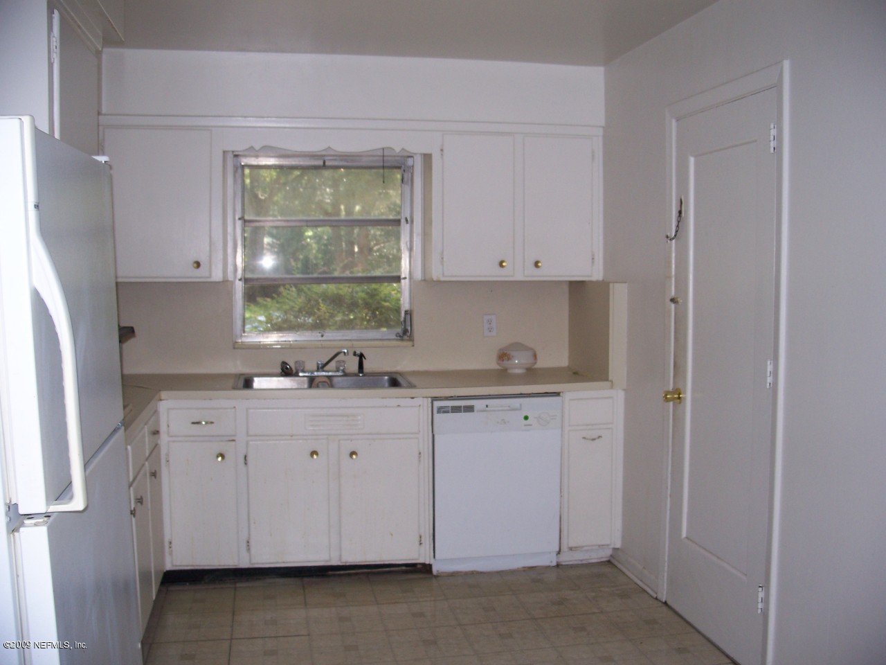 6117 Bartram Road Jacksonville, FL 32216 - Photo 9 of 11 Kitchen