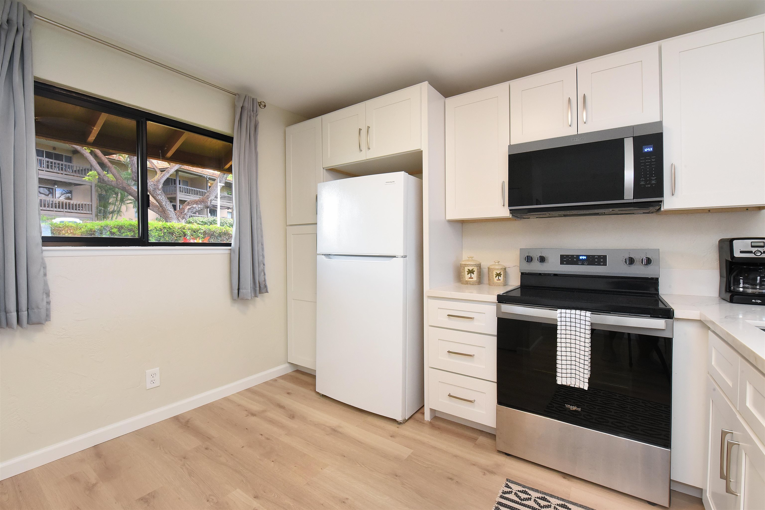 150 Puukolii Road, Unit 6 Lahaina, HI 96761 - Photo 20 of 48