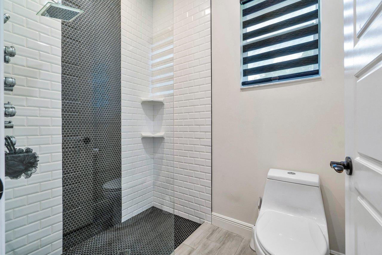 17520 Wildwood Road Jupiter, FL 33478 - Photo 20 of 52 016-17520WildwoodRoad-Jupiter-FL-33478-S