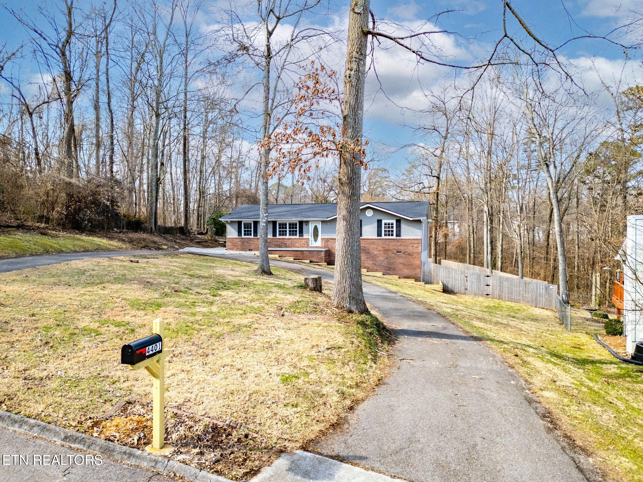 4401 Damas Road Knoxville, TN 37921 - Photo 4 of 43 Gallery Image 4