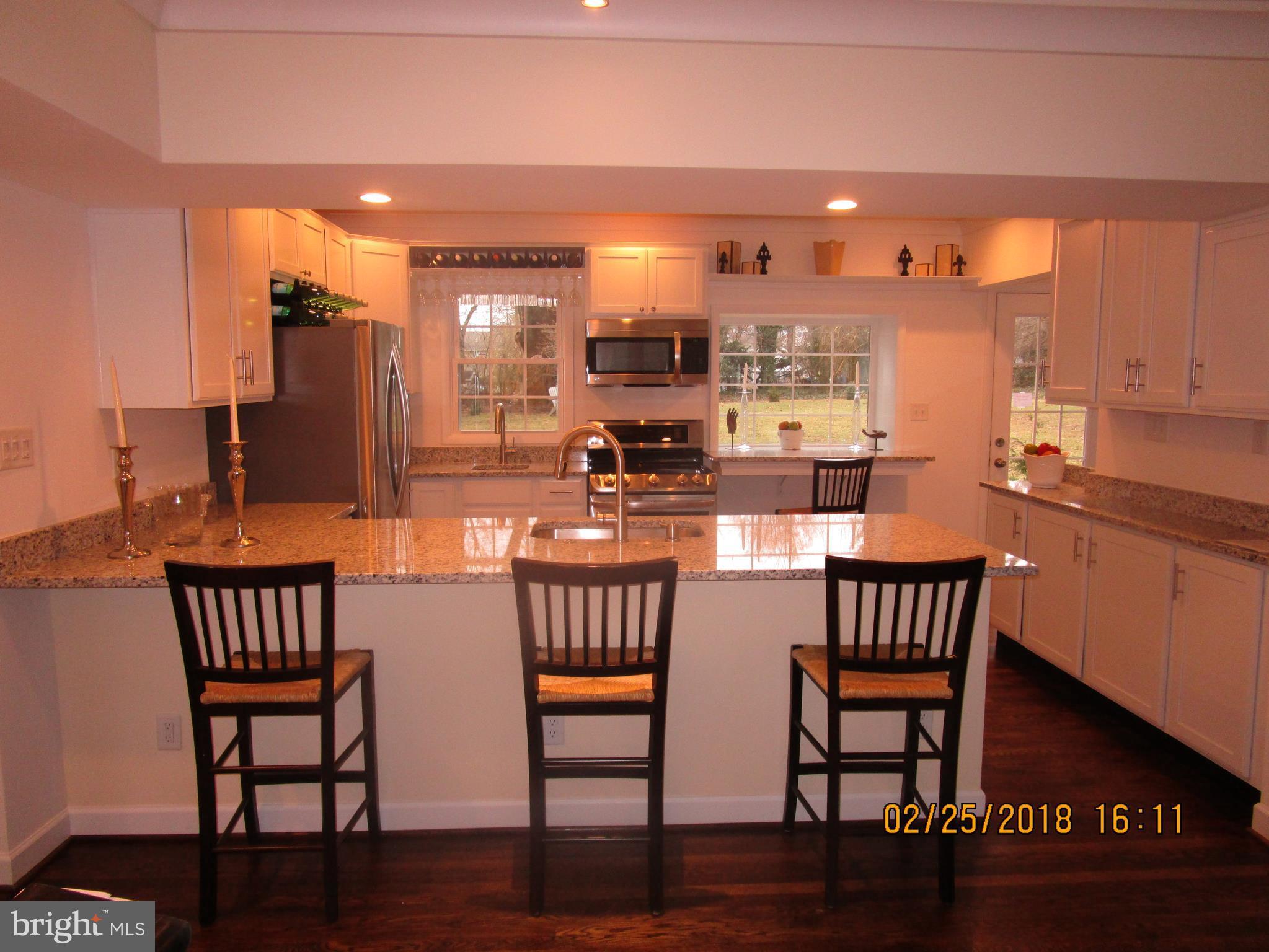 18829 Crofton Road Hagerstown, MD 21742 - Photo 3 of 30 Kitchen