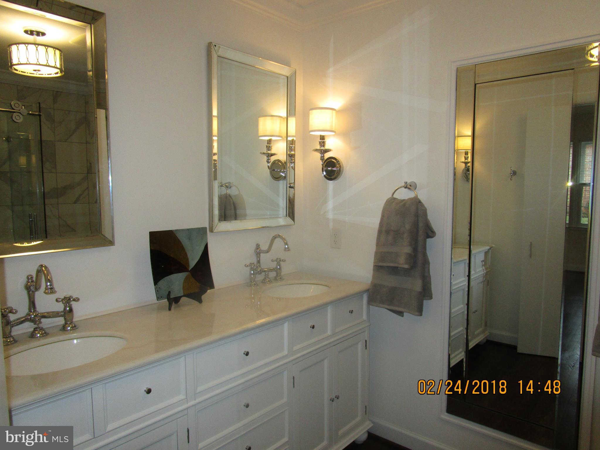 18829 Crofton Road Hagerstown, MD 21742 - Photo 9 of 30 Bath (Master)