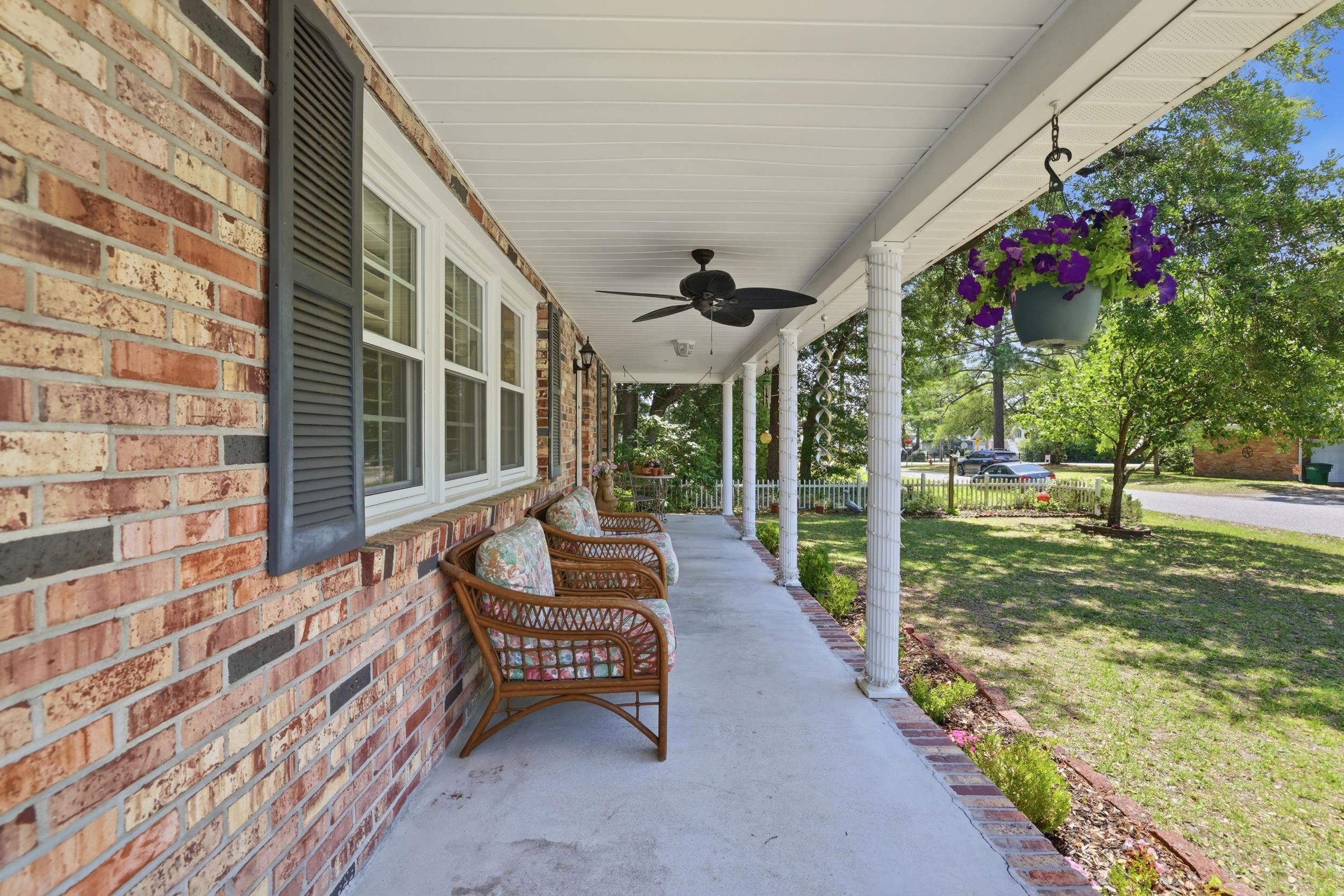 408 Rosemary Street Georgetown, SC 29440 - Photo 3 of 44