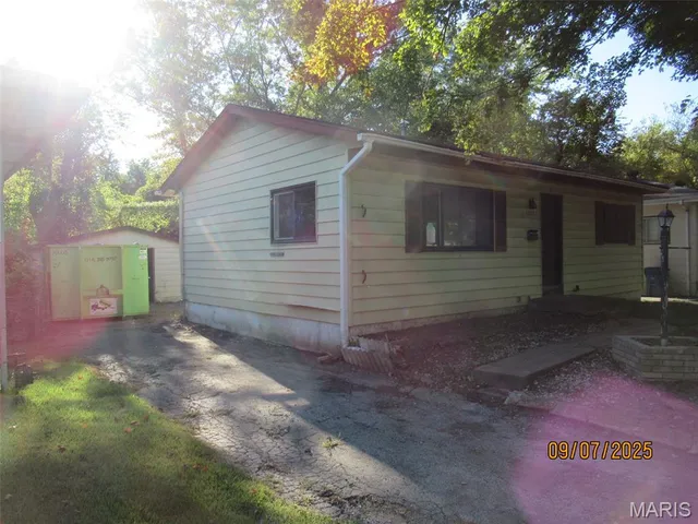 $42,500 | 10552 Earl Drive, St. Louis, MO 63136