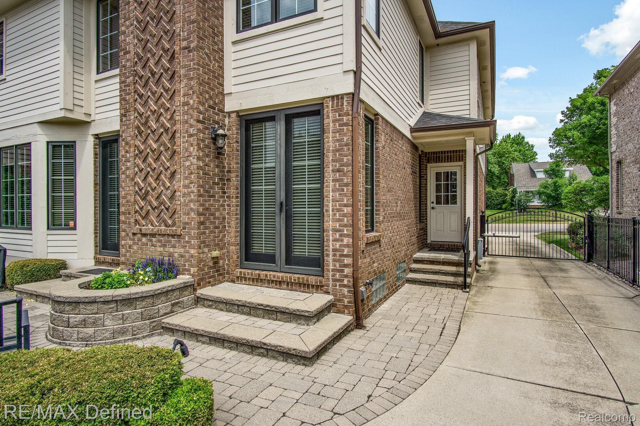 339 Ferndale Avenue Rochester, MI 48307 - Photo 60 of 64 Ferndale-Exterior-14.jpg