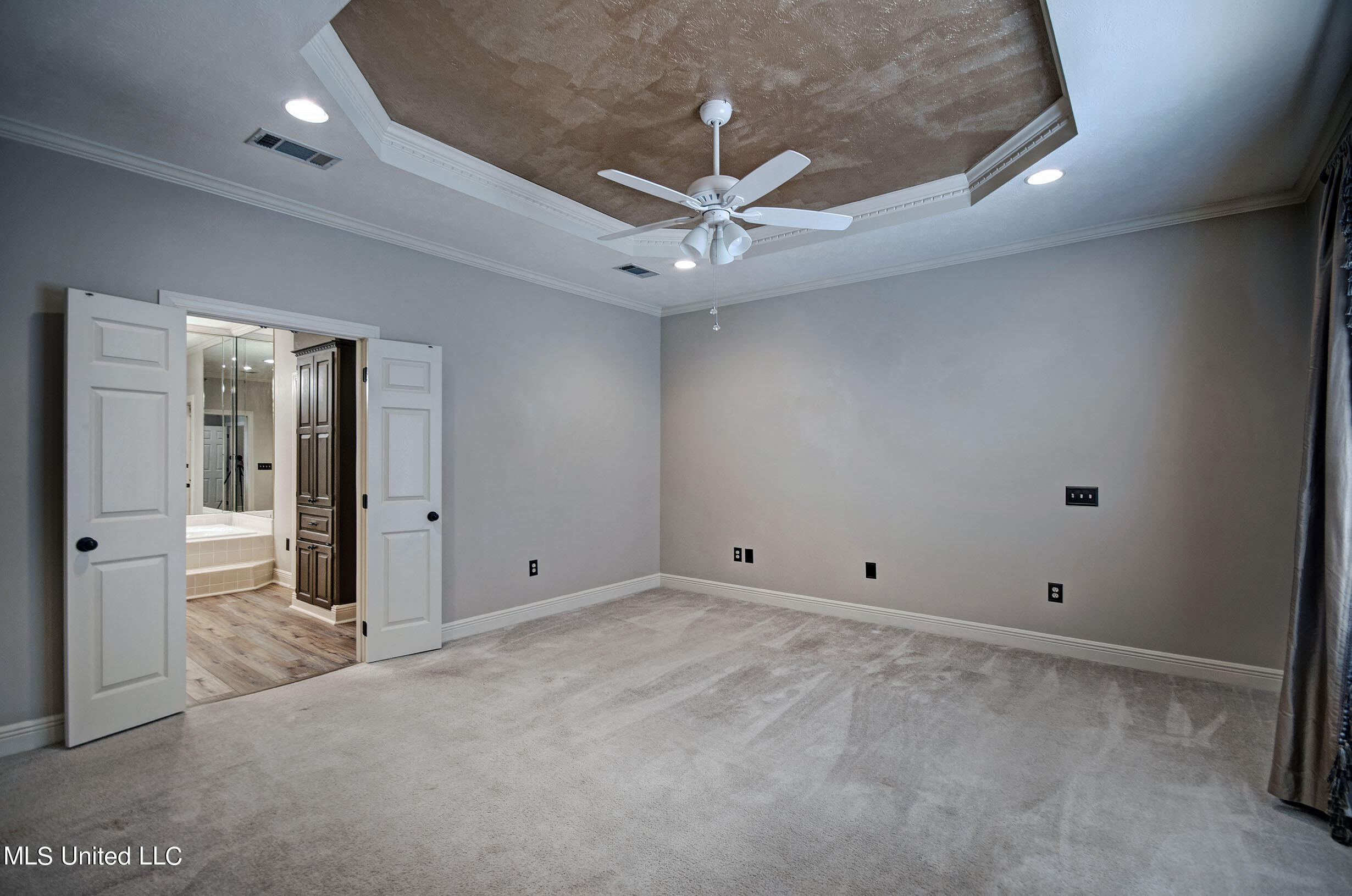 524 Ridge Circle Brandon, MS 39047 - Photo 26 of 37 Master Bedroom