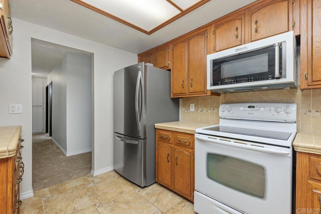 684 Coronado Circle Vista, CA 92084 - Photo 11 of 24