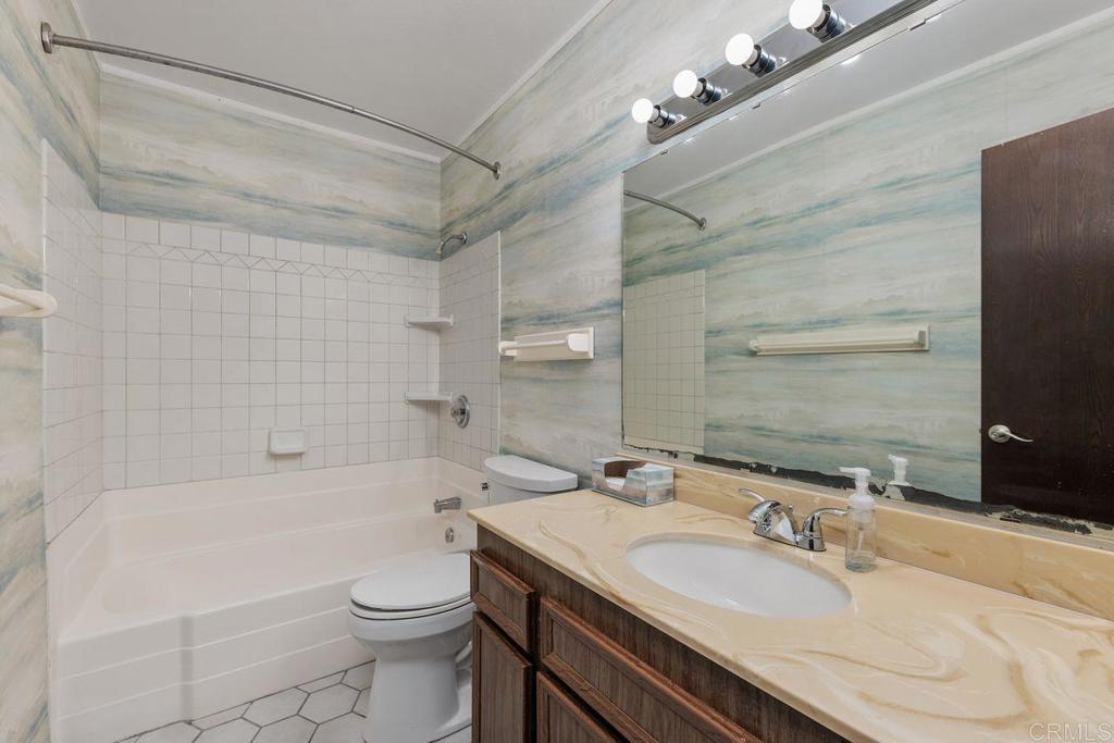 684 Coronado Circle Vista, CA 92084 - Photo 18 of 24