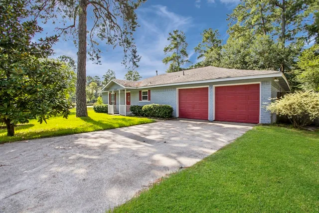 a view of outdoor space yard and garage