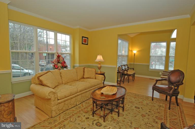 4 Devon Road Silver Spring, MD 20910 - Photo 1 of 27 Living Room