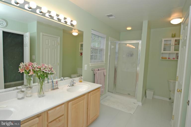 4 Devon Road Silver Spring, MD 20910 - Photo 4 of 27 Bath (Master)