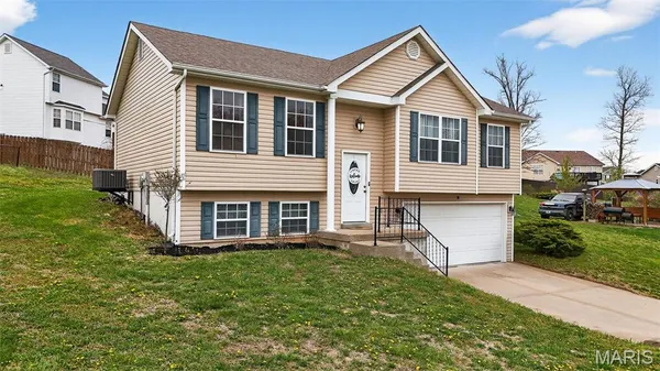 $269,000 | 38 Shady Tree Court, Winfield, MO 63389