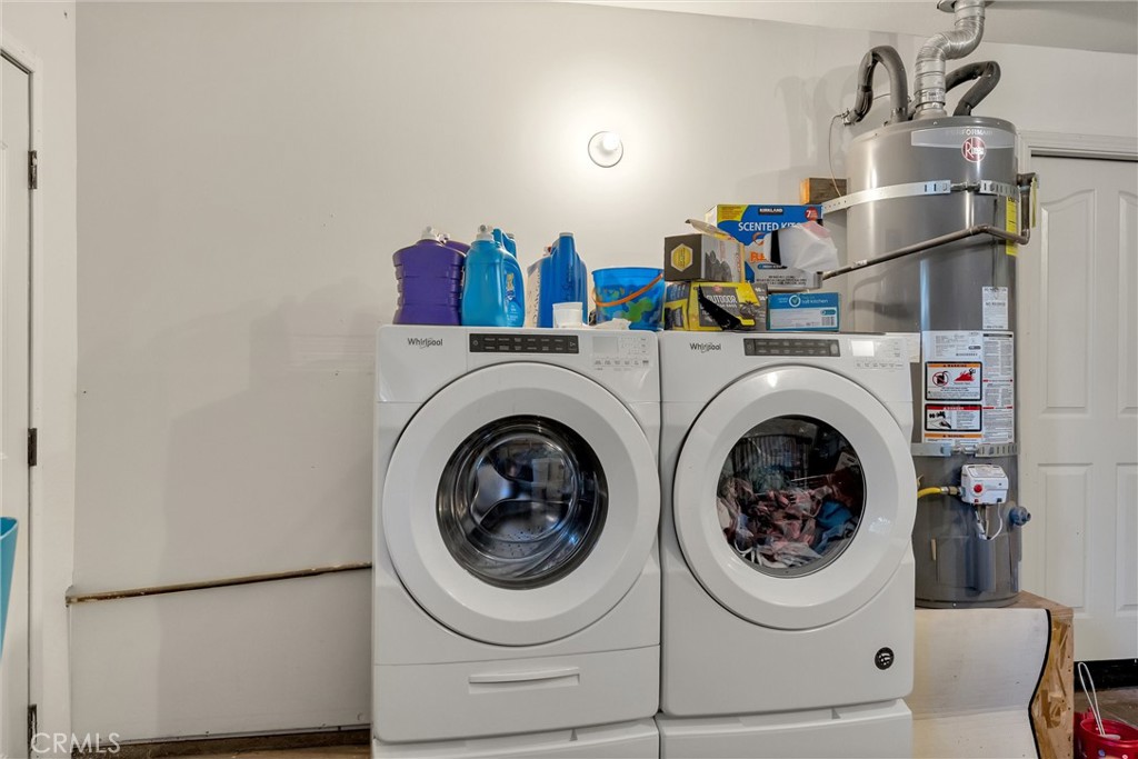 1394 Wagstaff Road Paradise, CA 95969 - Photo 23 of 46 a utility room with dryer and washer