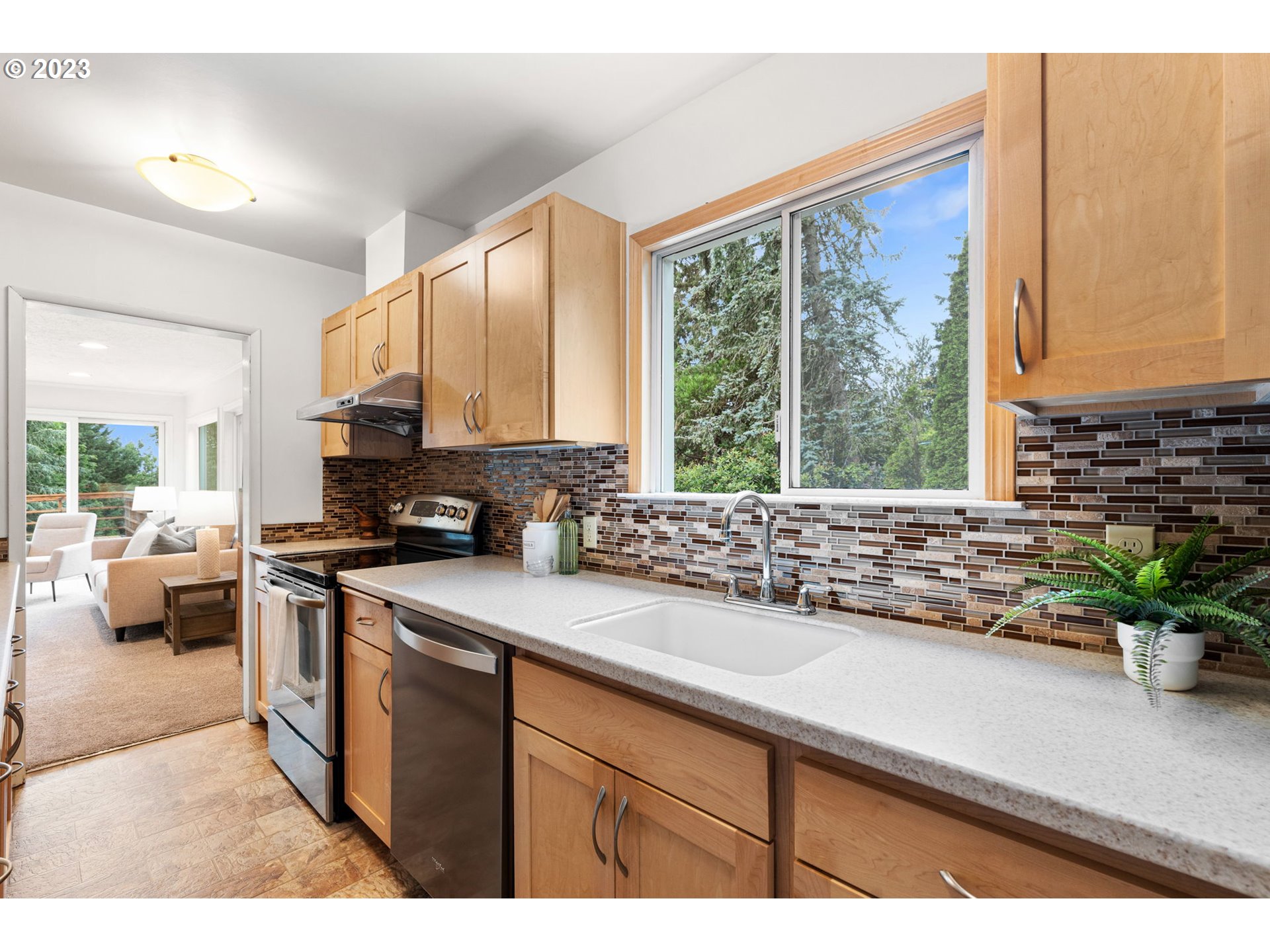 10010 Northwest Thompson Road Portland, OR 97229 - Photo 11 of 41 Gallery Image 11
