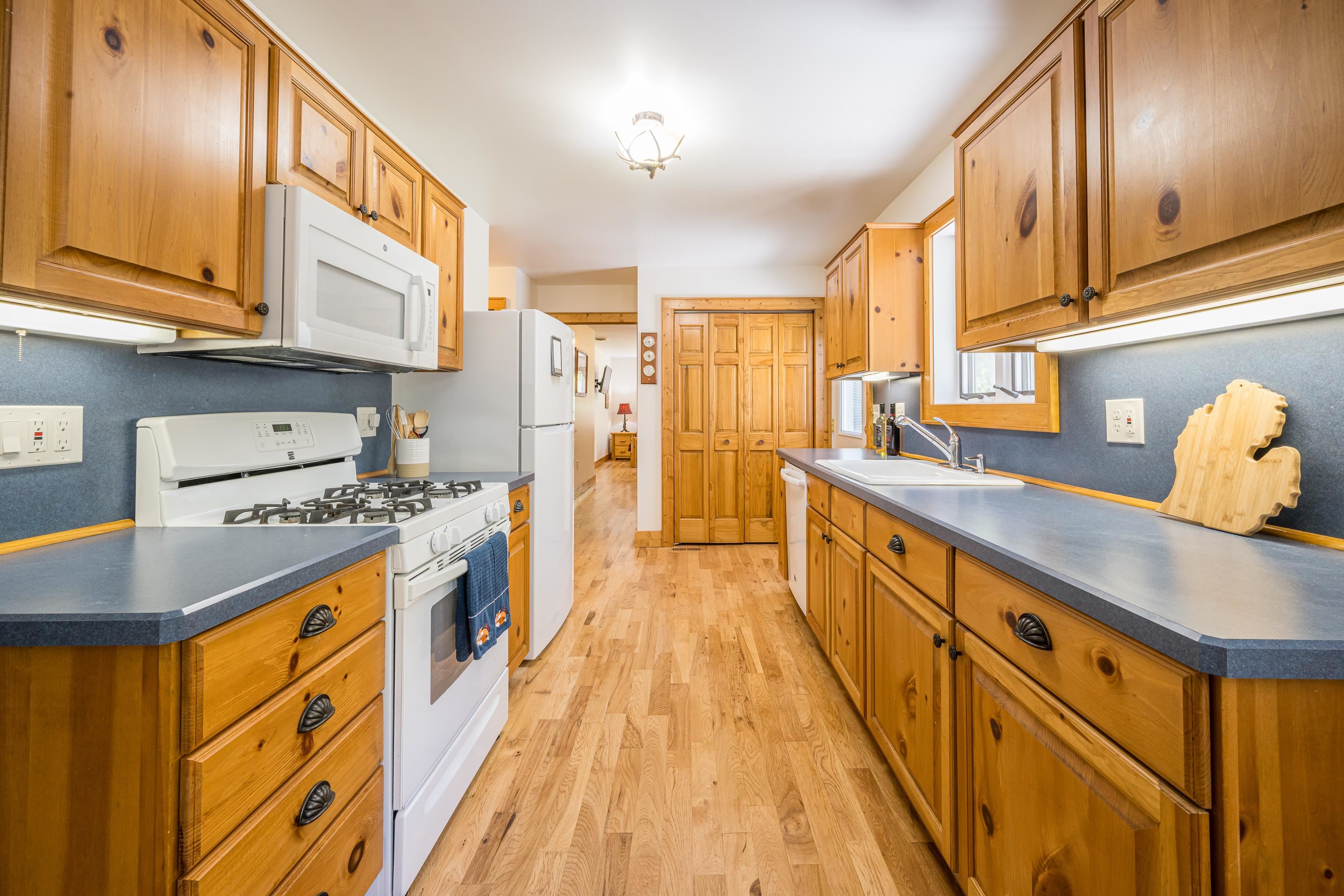 240 Hilts Road Gladwin, MI 48624 - Photo 12 of 97