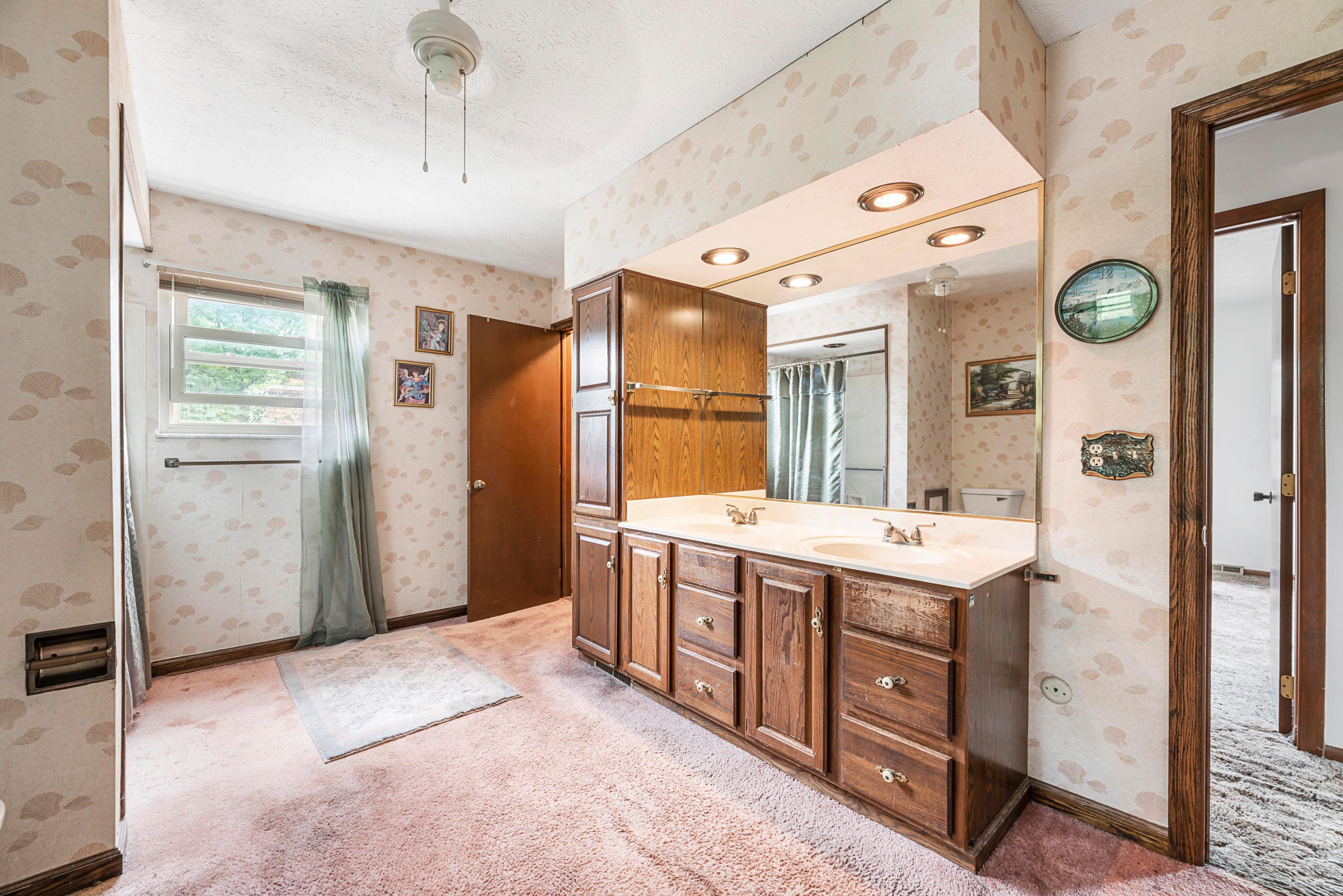 5458 Cedarbush Road Columbus, OH 43229 - Photo 20 of 37 Gallery Image 20