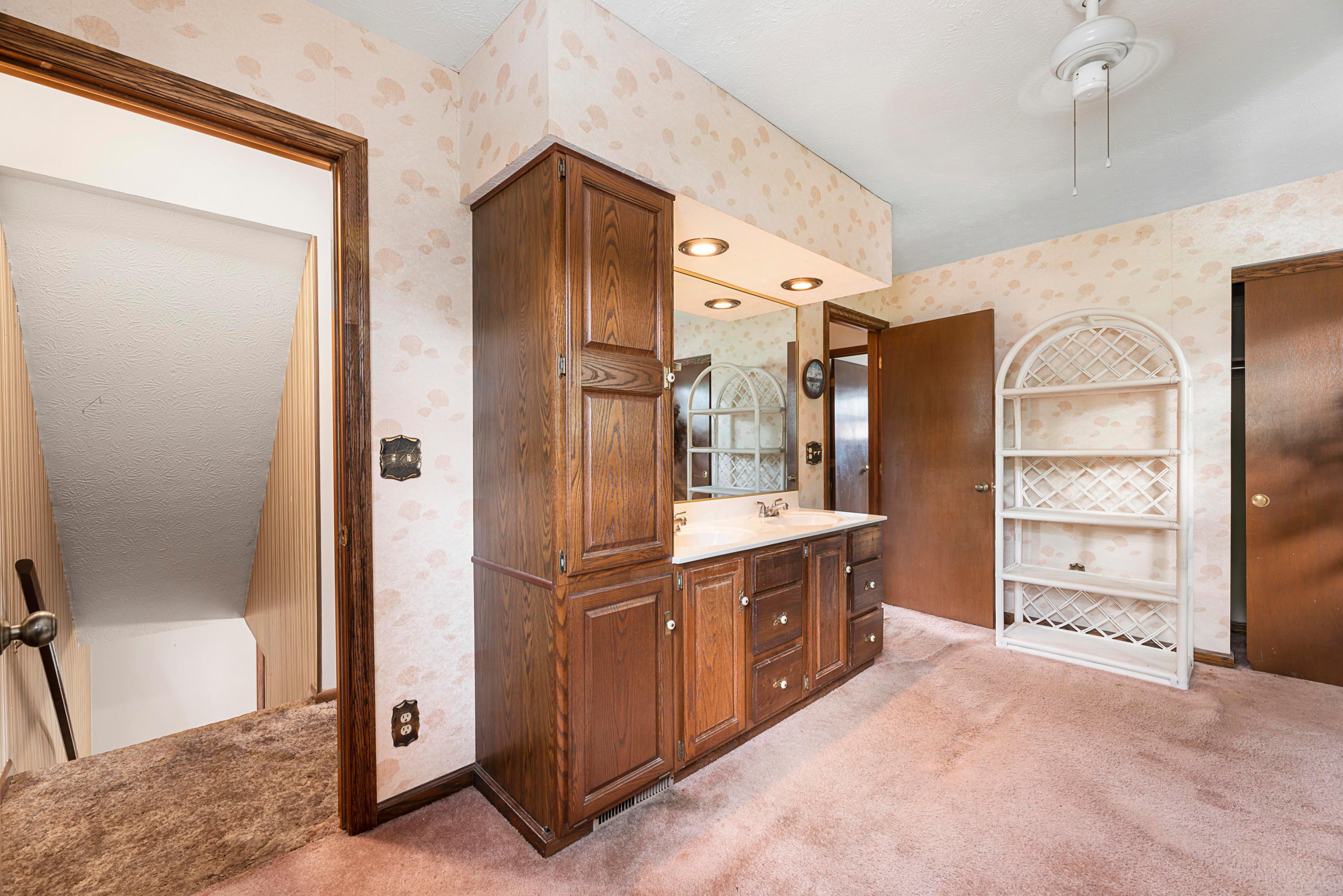 5458 Cedarbush Road Columbus, OH 43229 - Photo 21 of 37 Gallery Image 21